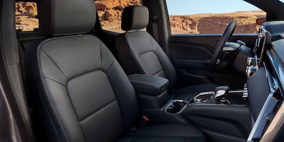 2026 GMC Canyon leather seats and center console
