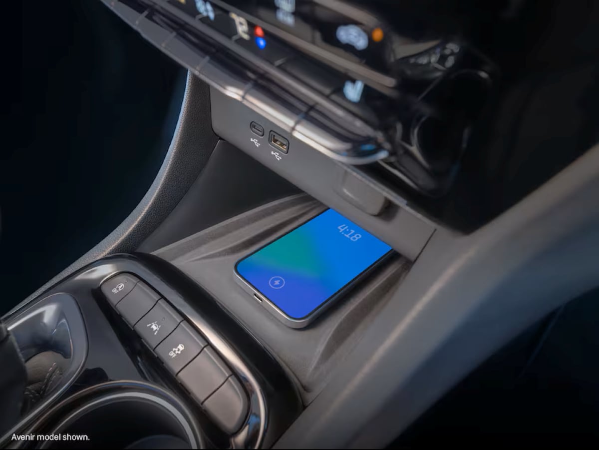 2026 Buick Encore GX ST Sporty SUV Wireless Smartphone Charger.png