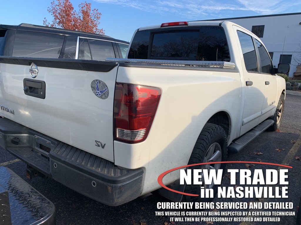 2013 Nissan Titan SV photo 4