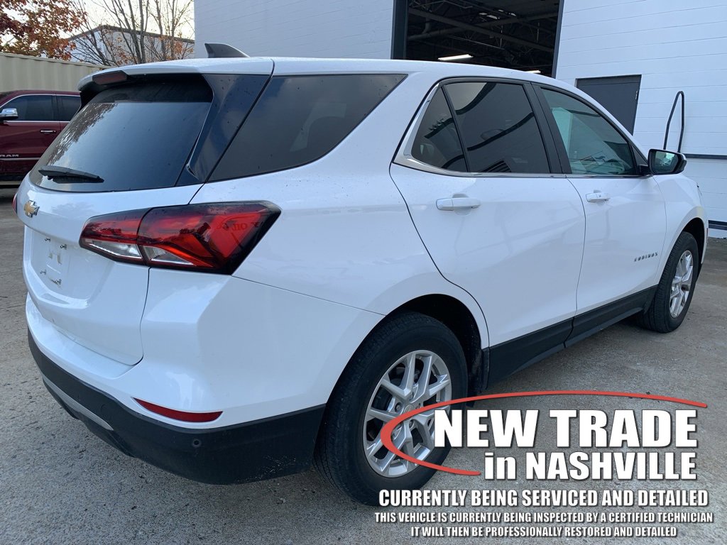 2024 Chevrolet Equinox LT photo 2