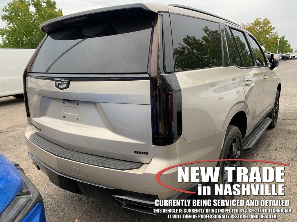 2022 Cadillac Escalade Premium Luxury photo 3