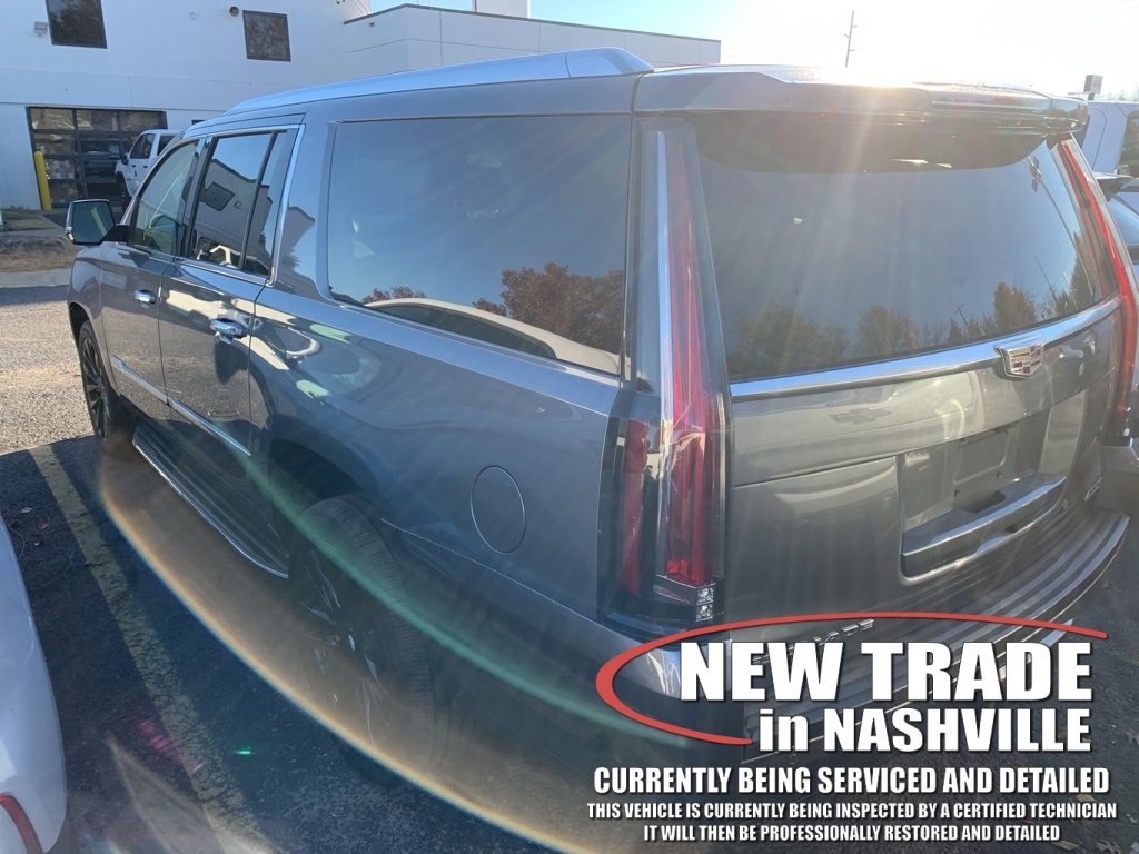 2019 Cadillac Escalade ESV Luxury photo 3