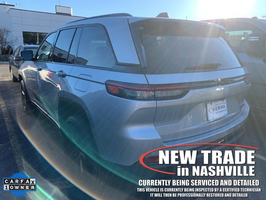 2025 Jeep Grand Cherokee Limited photo 3