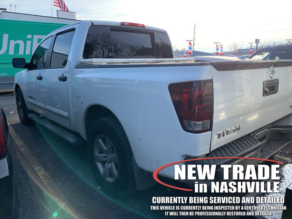 2013 Nissan Titan SV photo 3