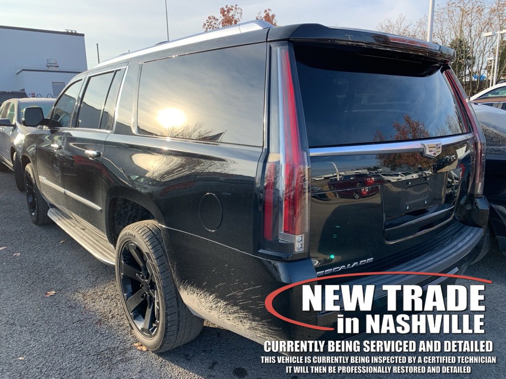 2016 Cadillac Escalade ESV Luxury photo 3