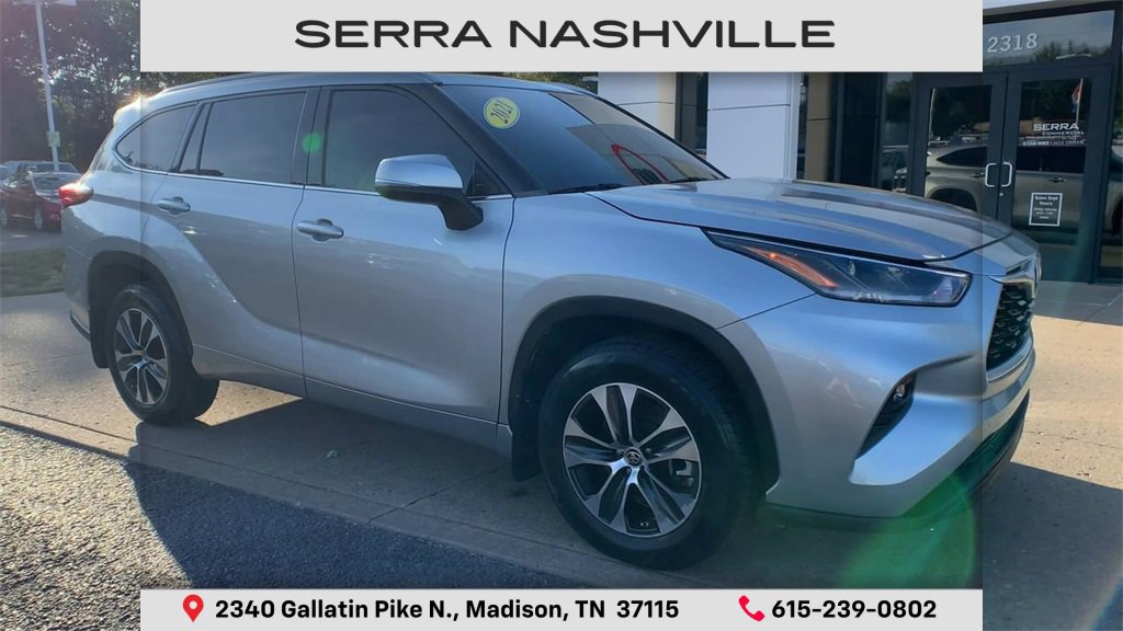 2021 Toyota Highlander XLE photo 2