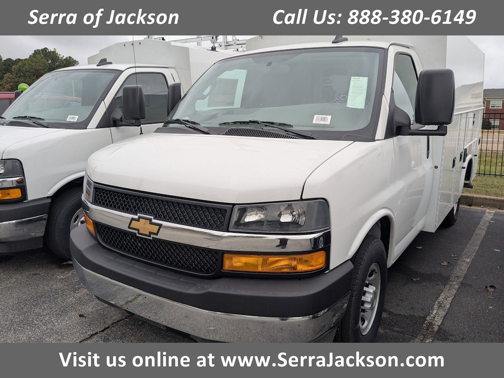 New 2025 Chevrolet Express Cutaway Express 3500 Truck