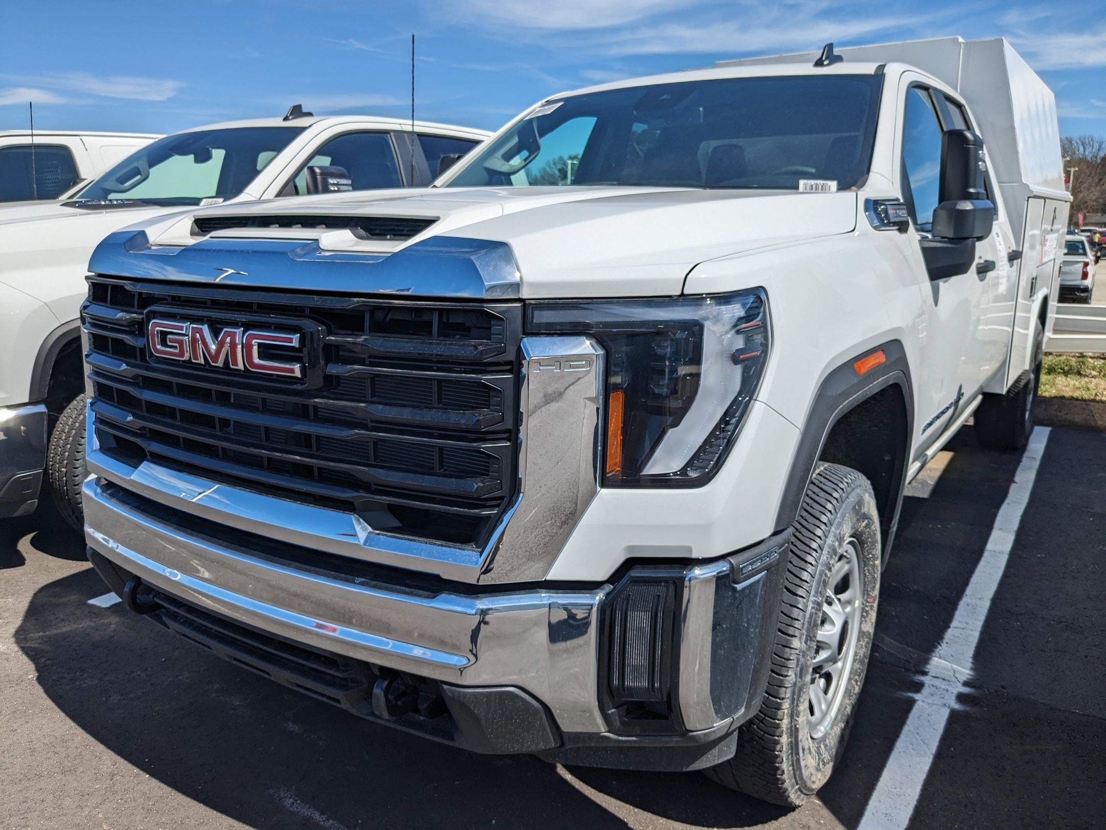 2025 Gmc Sierra 3500 HD Pro photo 3