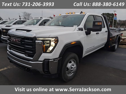 Clearance Used 2025 GMC Sierra 3500HD Chassis Pro Truck Crew Cab in Jackson, TN