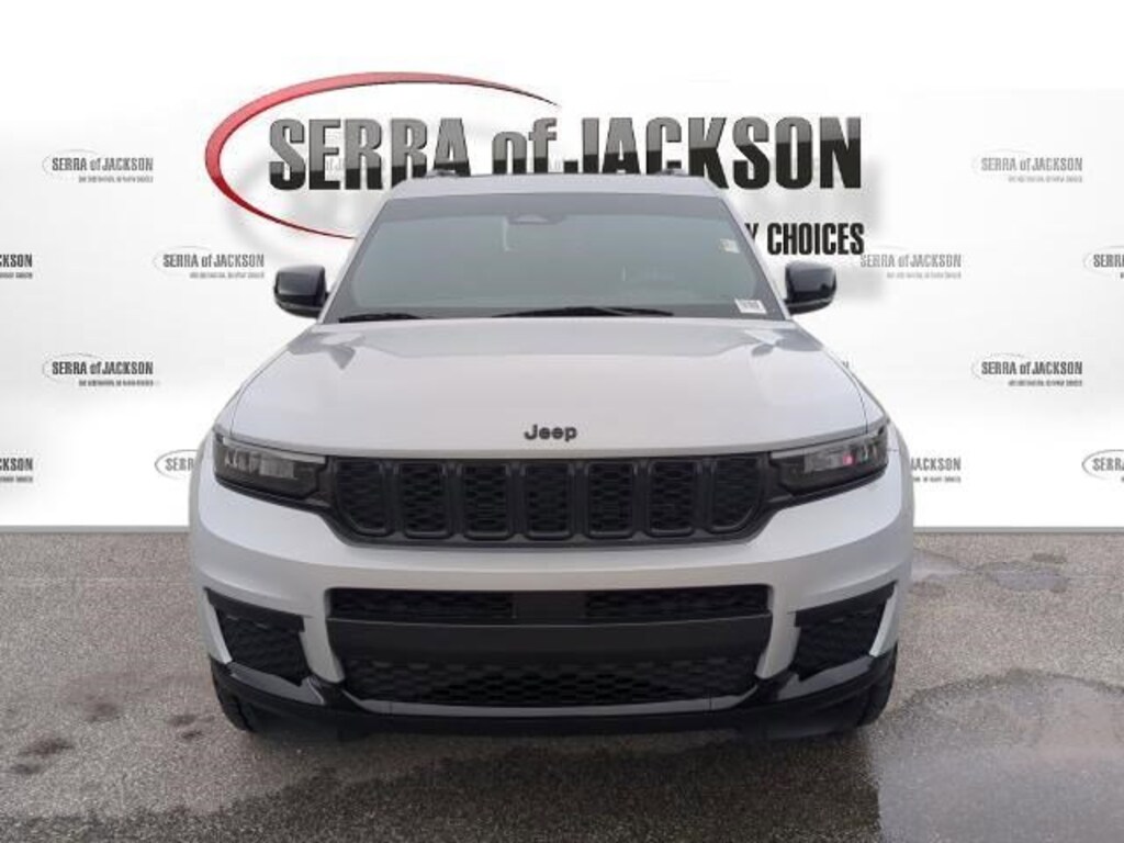 Used 2023 Jeep Grand Cherokee L Laredo SUV