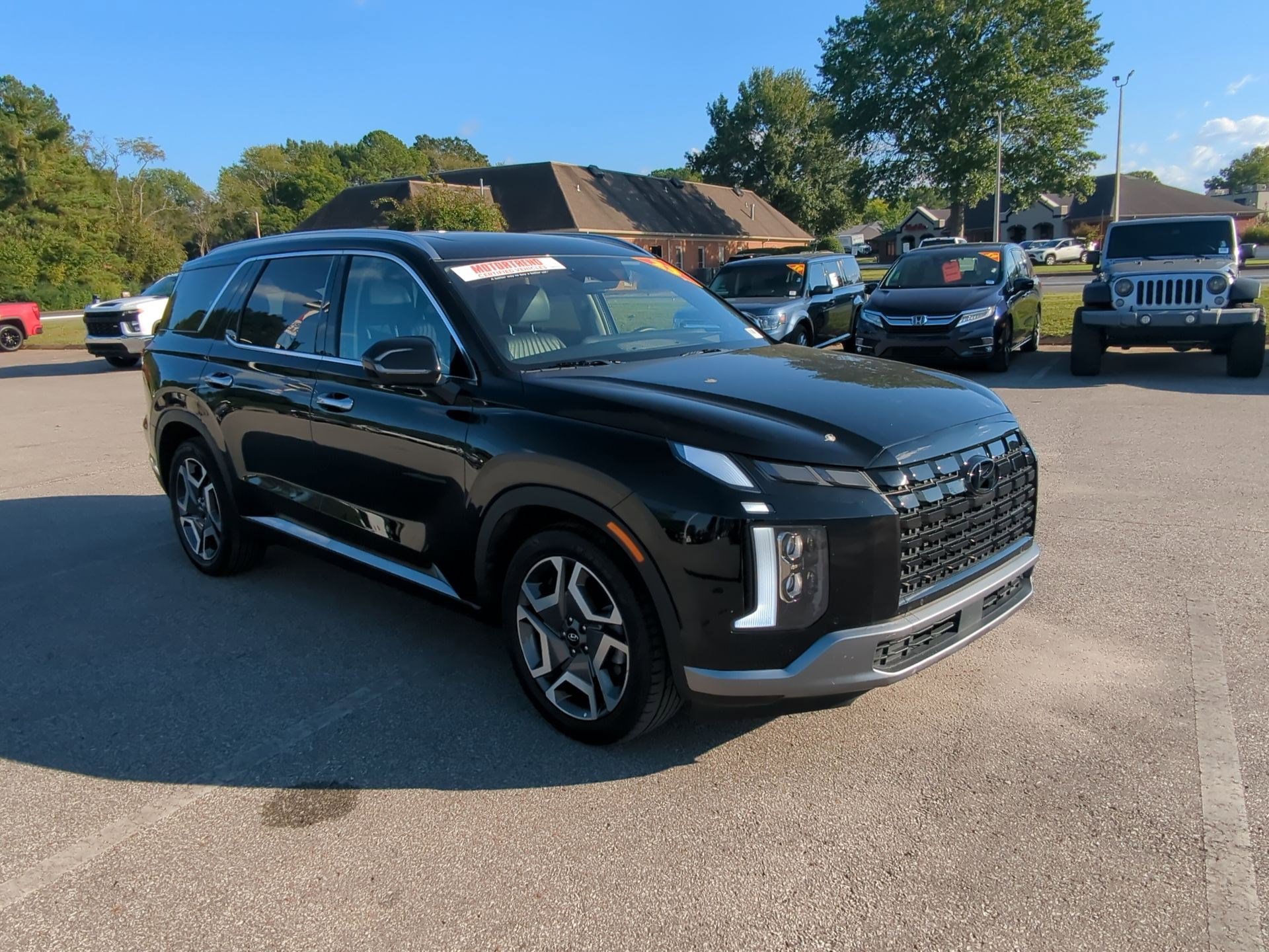 2023 Hyundai Palisade Limited photo 2
