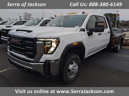 Clearance Used 2025 GMC Sierra 3500HD Chassis Pro Truck Crew Cab in Jackson, TN