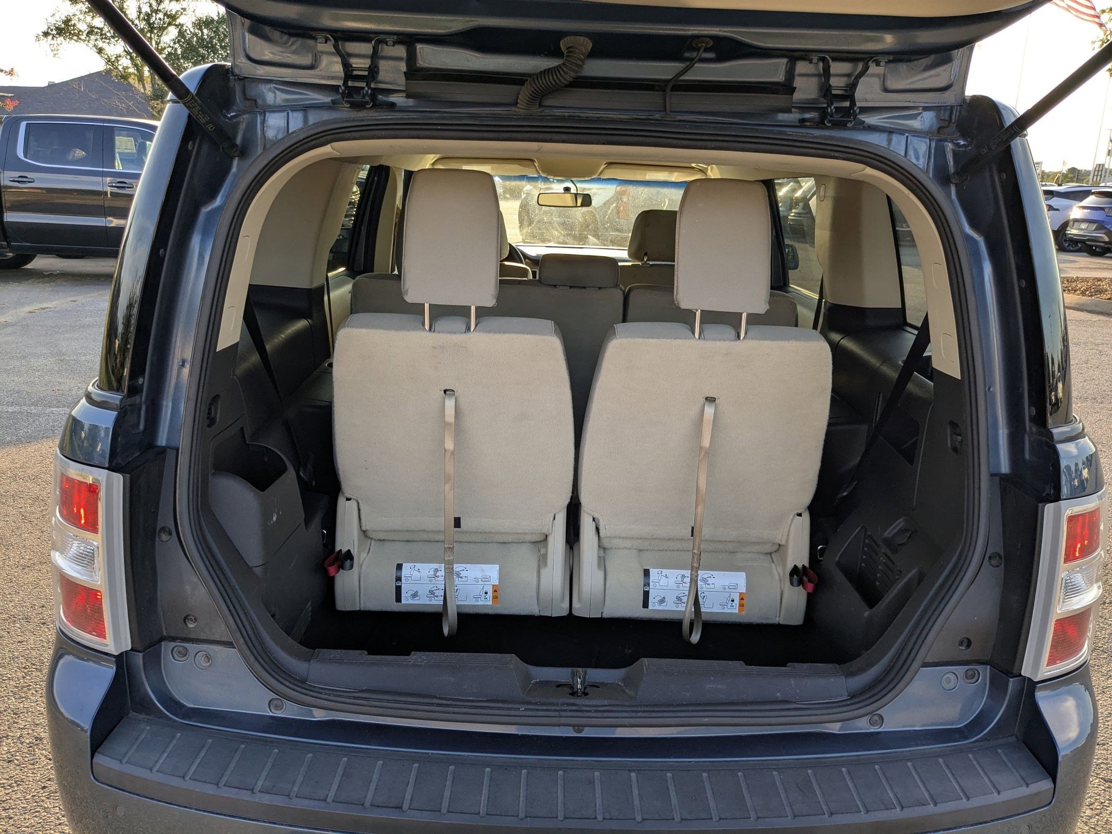 2019 Ford Flex SE photo 3