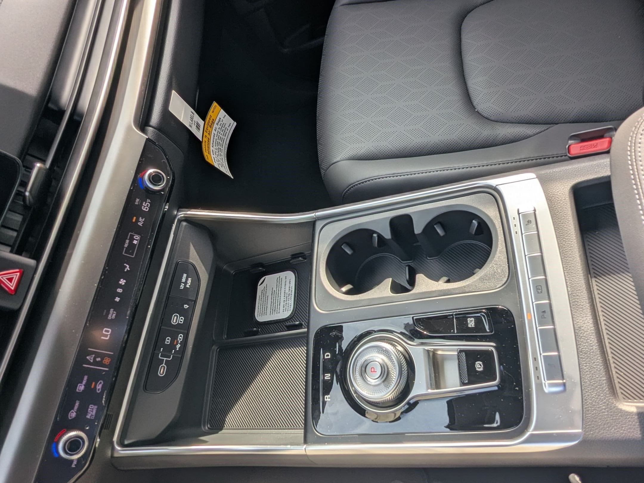 2027 Kia Carnival EX - Photo 15