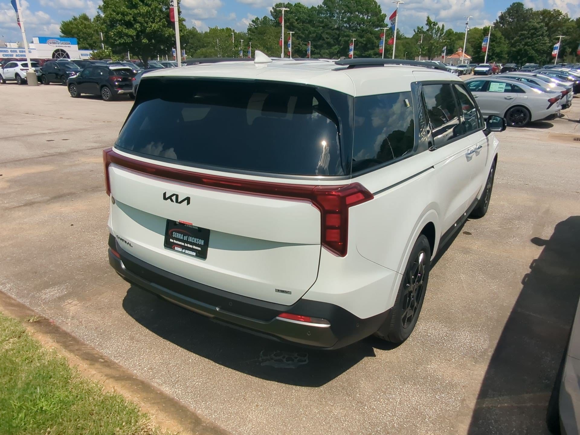 2027 Kia Carnival SX - Photo 8