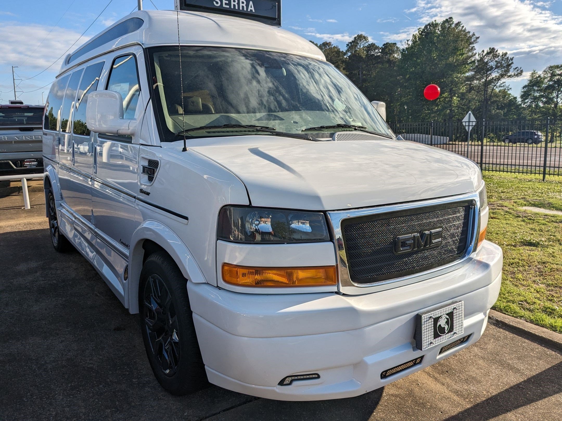 2025 Gmc Savana 2500 Cargo photo 3