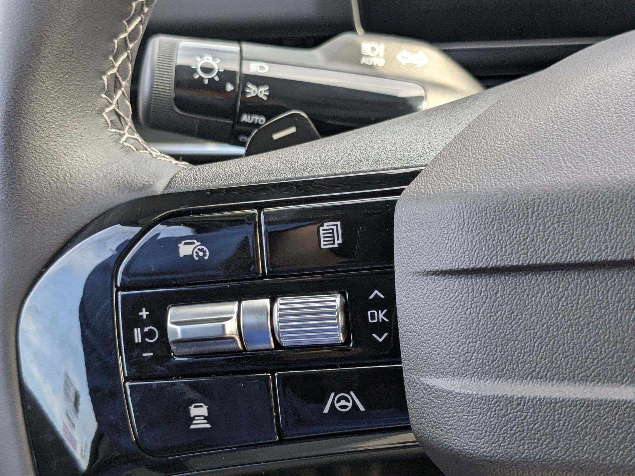 2027 Kia Carnival EX - Photo 13