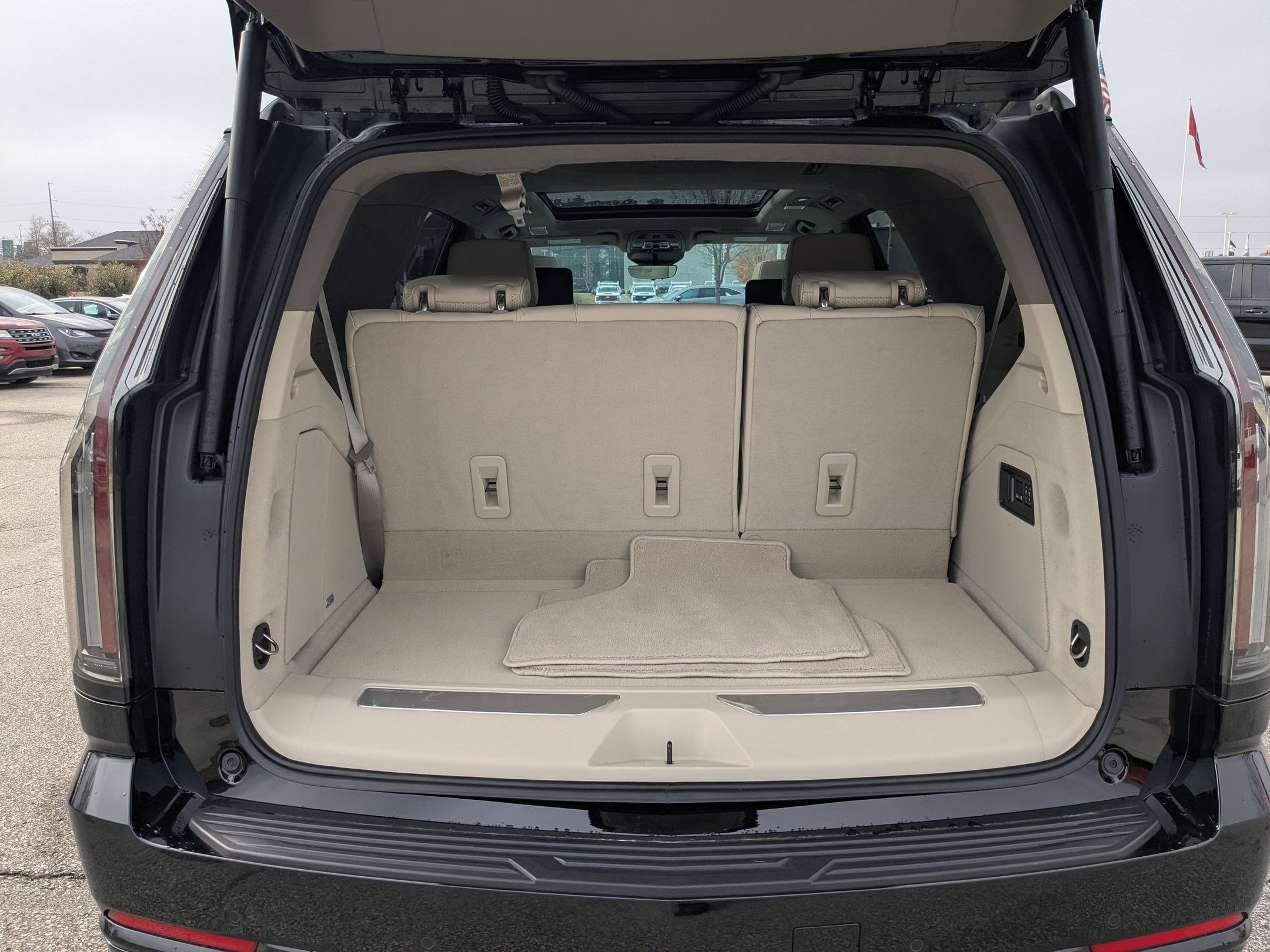 2025 Cadillac Escalade Sport Platinum photo 2