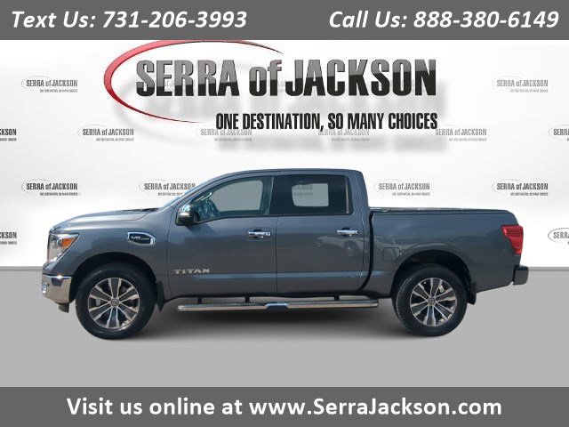 2017 Nissan Titan SL 4X4 Crew Cab's photo