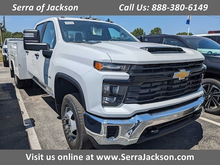 Clearance Used 2024 Chevrolet Silverado 3500 HD Chassis Work Truck Truck Crew Cab in Jackson, TN