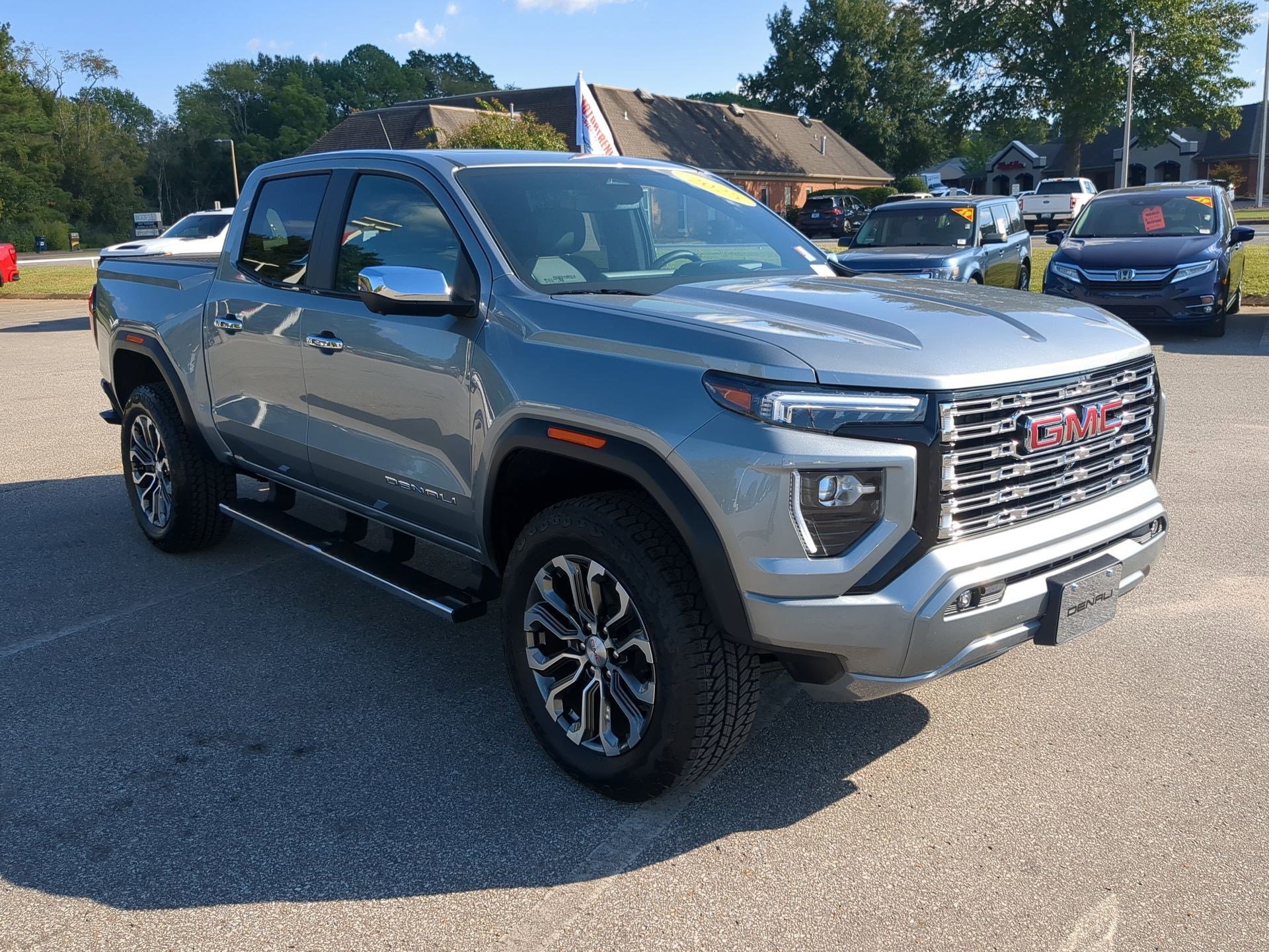 2025 Gmc Canyon Denali photo 2