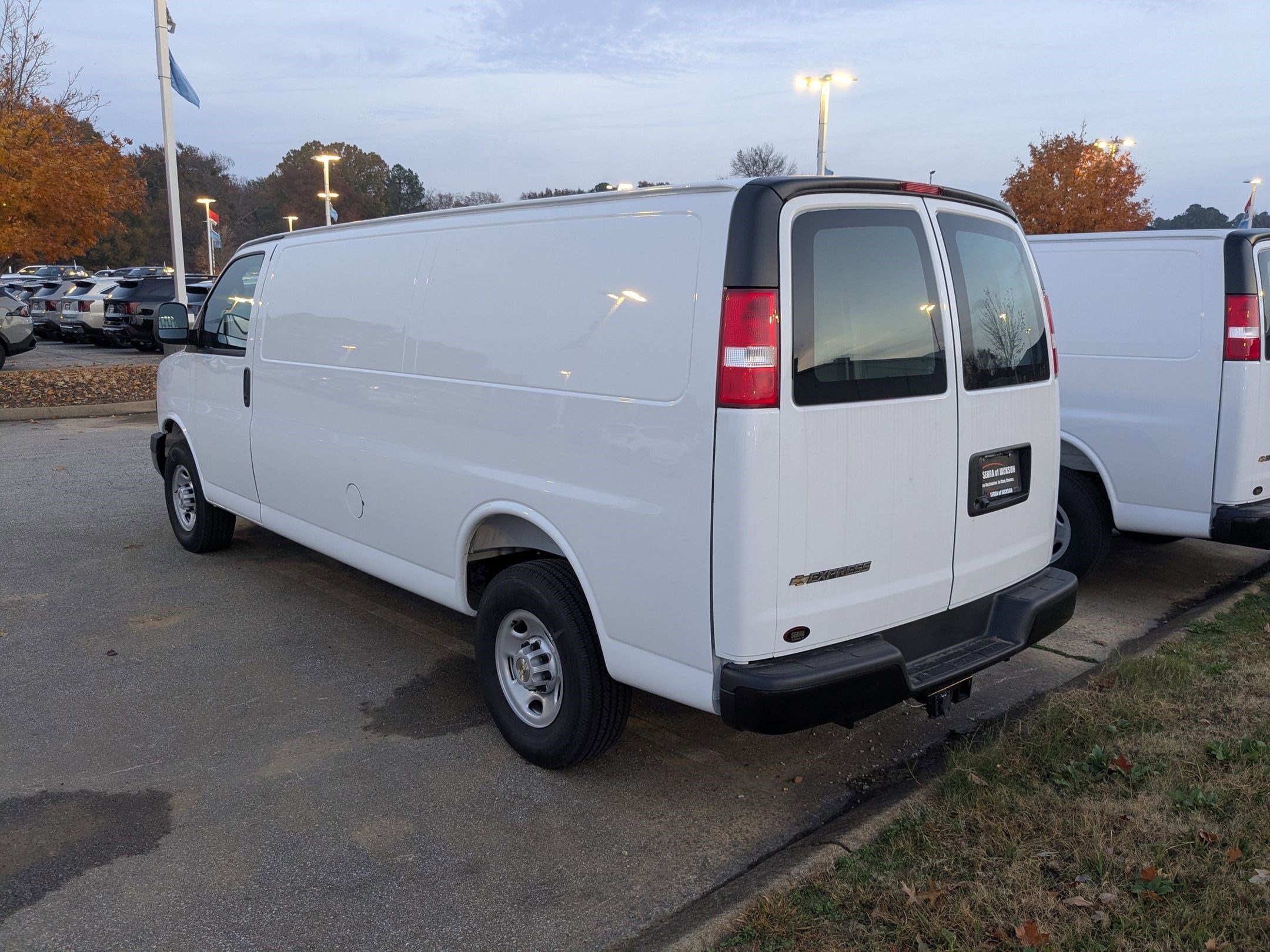 2025 Chevrolet Express Cargo Work Van - Photo 4