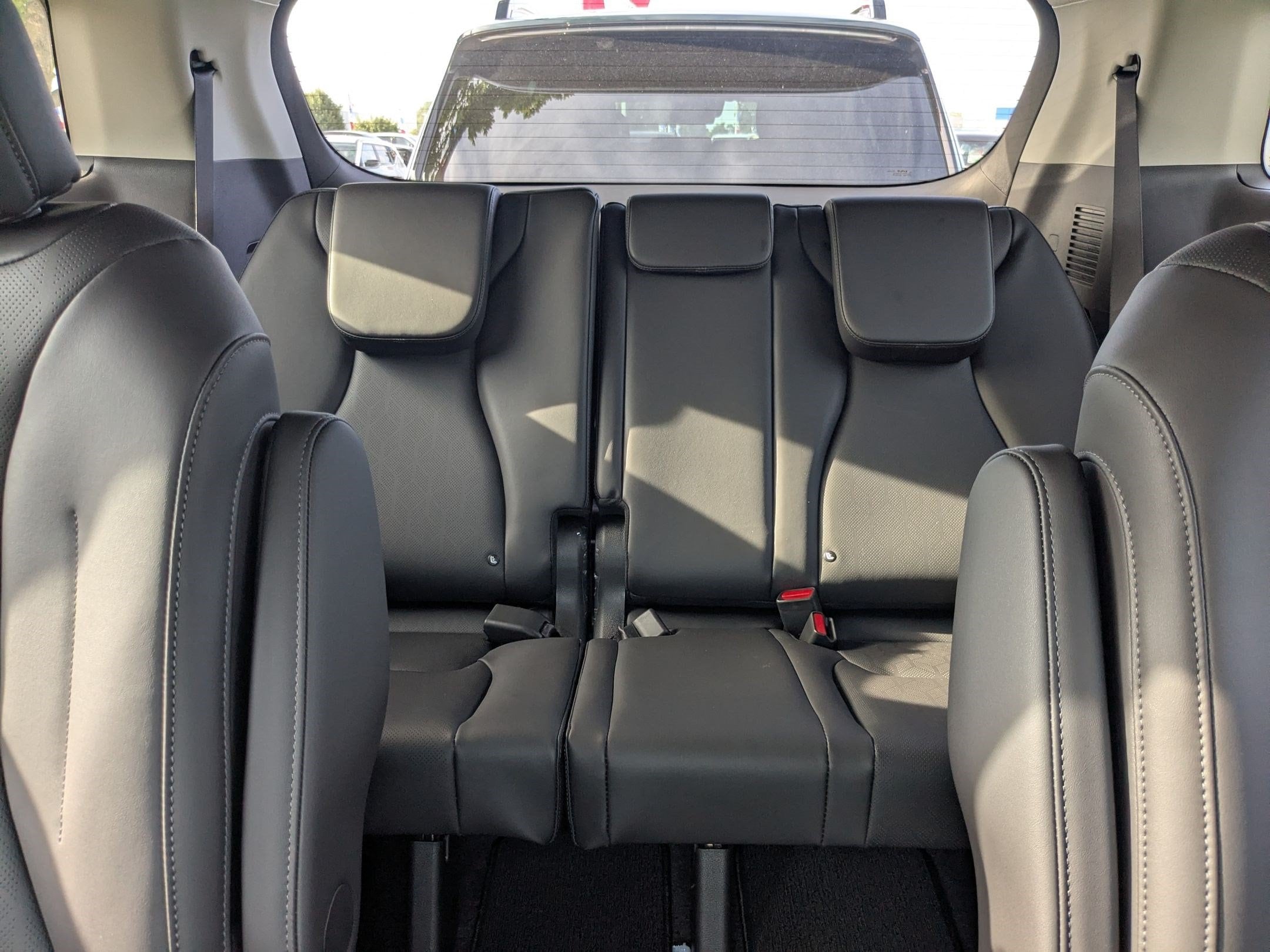 2027 Kia Carnival EX - Photo 20