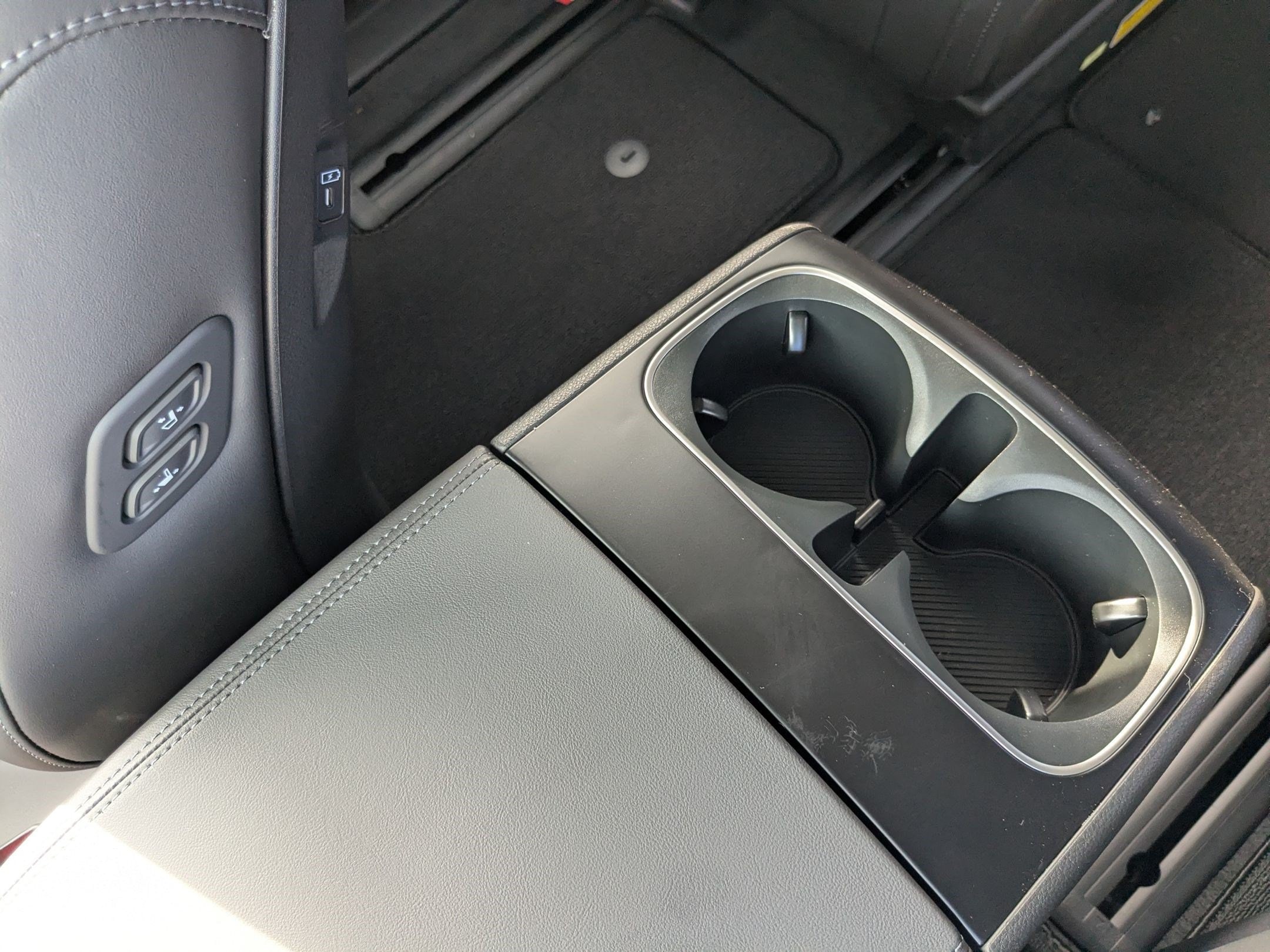 2027 Kia Carnival EX - Photo 19