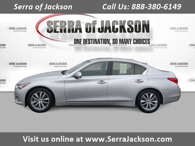 2017 INFINITI Q50 Premium's photo