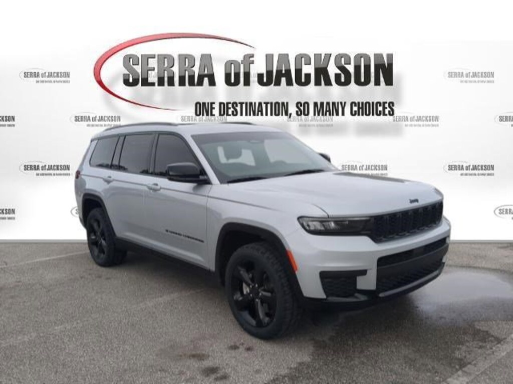 Used 2023 Jeep Grand Cherokee L Laredo SUV