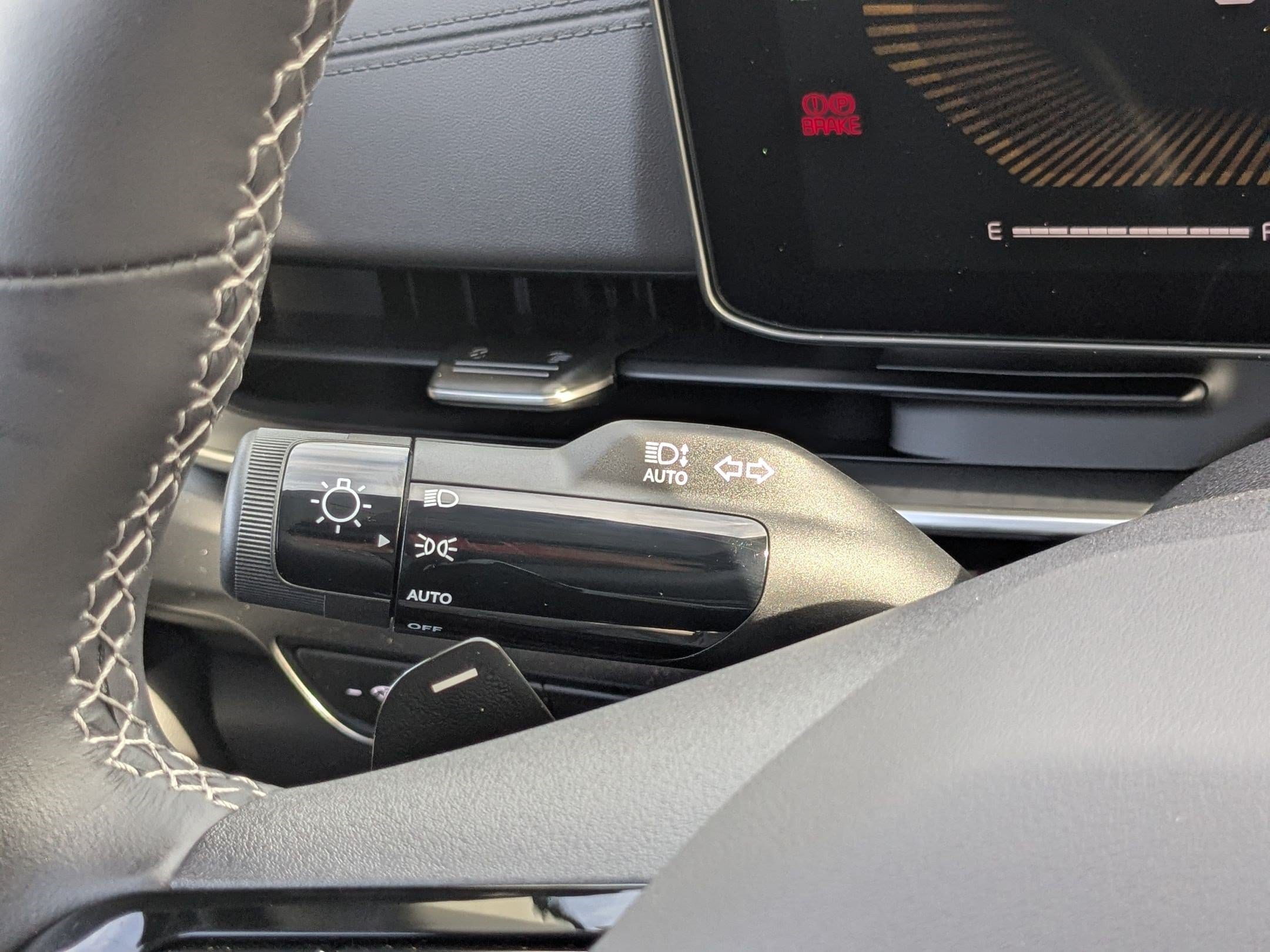 2027 Kia Carnival EX - Photo 11
