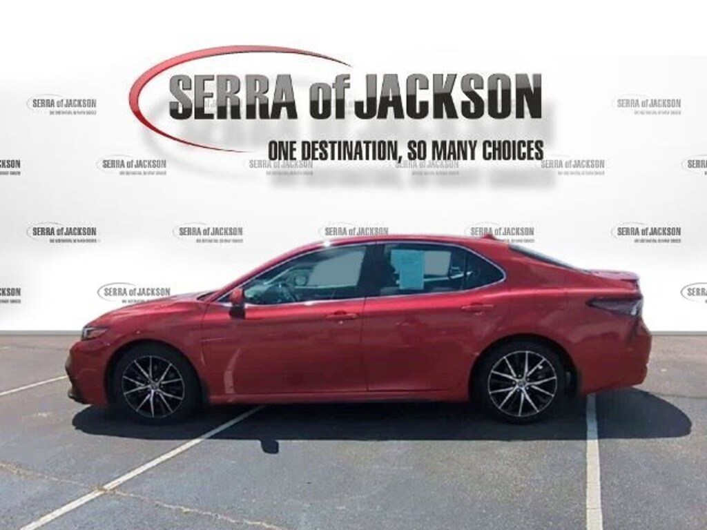 Used 2023 Toyota Camry SE Sedan