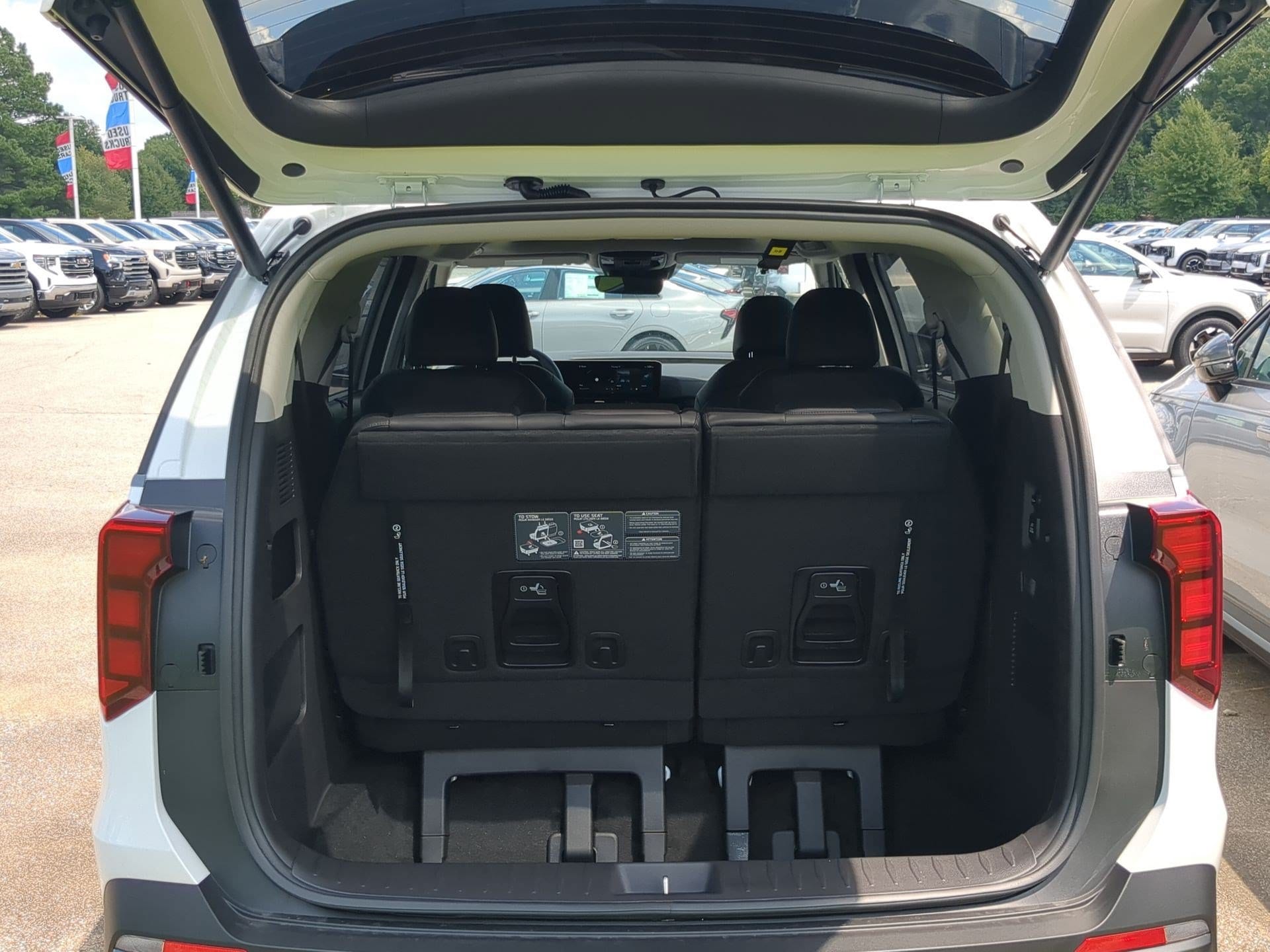 2027 Kia Carnival SX - Photo 23