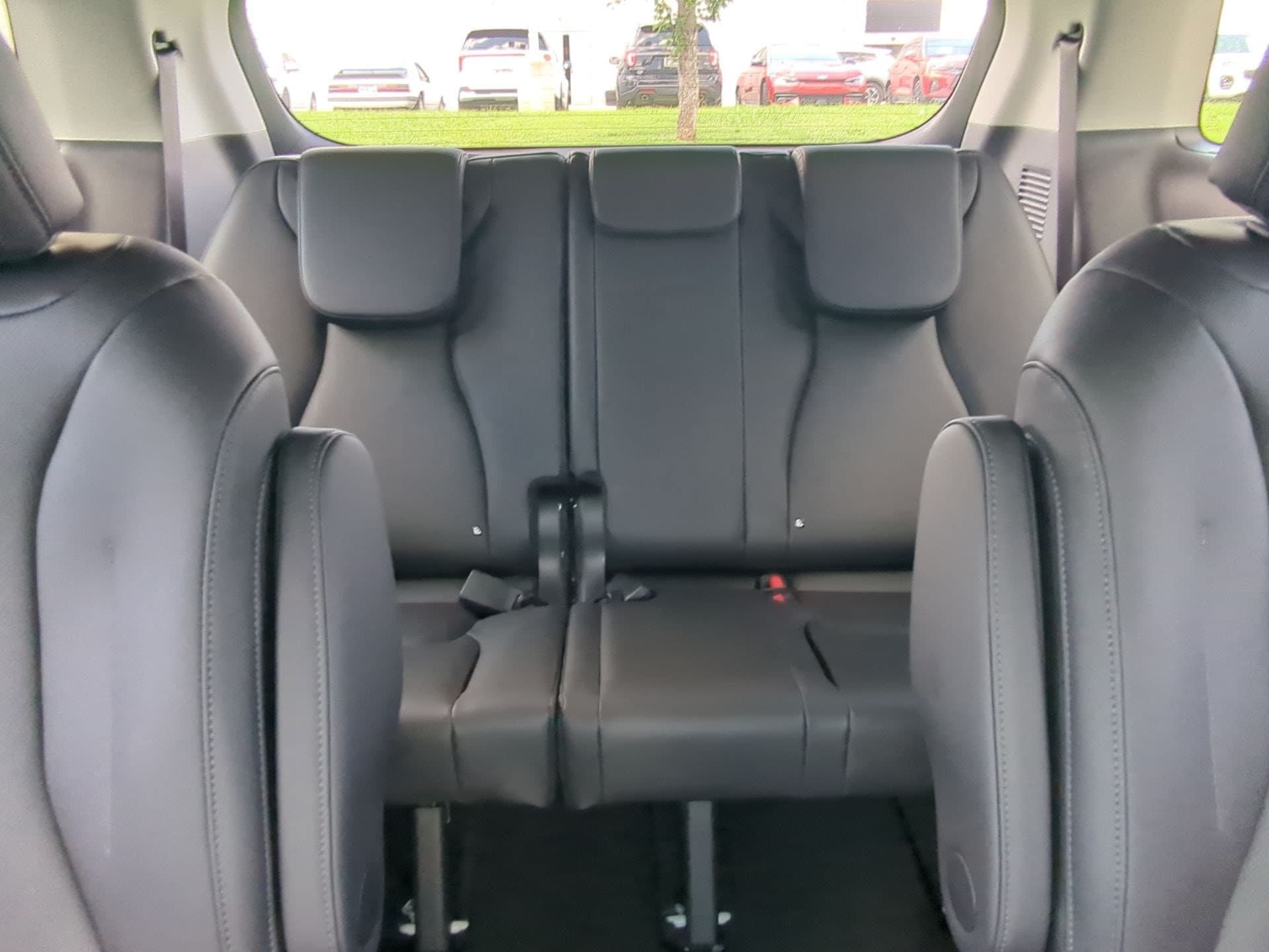 2027 Kia Carnival SX - Photo 22