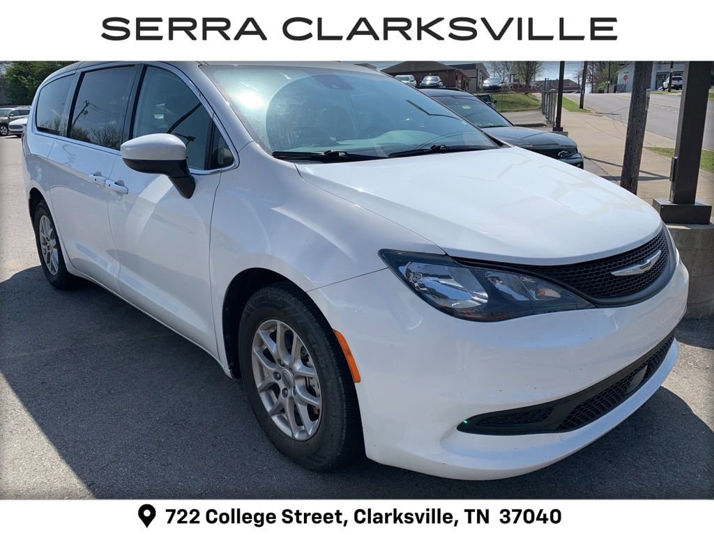 2023 Chrysler Voyager LX