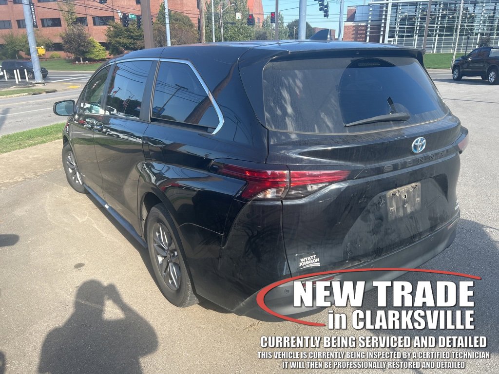 2021 Toyota Sienna XLE photo 4