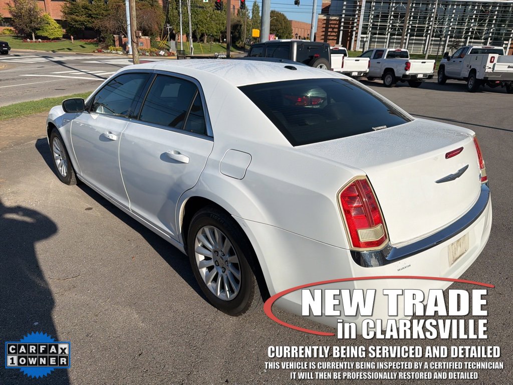 2013 Chrysler 300 Base photo 3