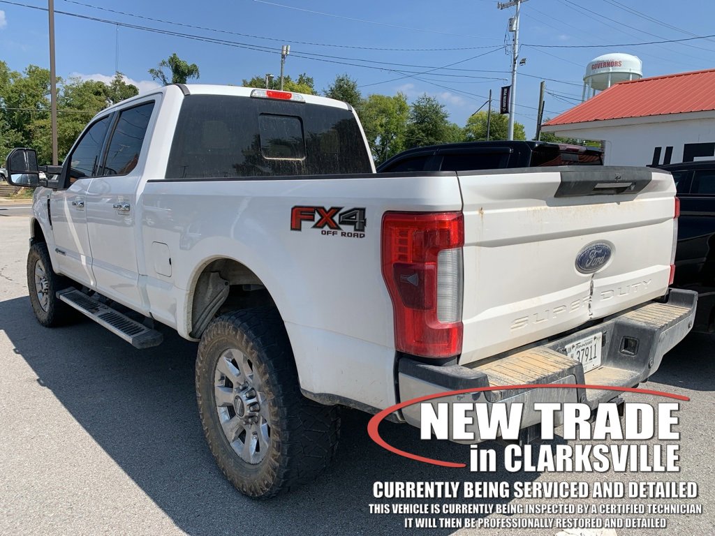 2017 Ford F-250 Lariat photo 2