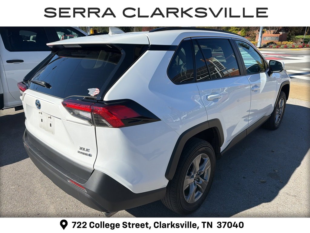 2024 Toyota RAV4 Hybrid XLE photo 3