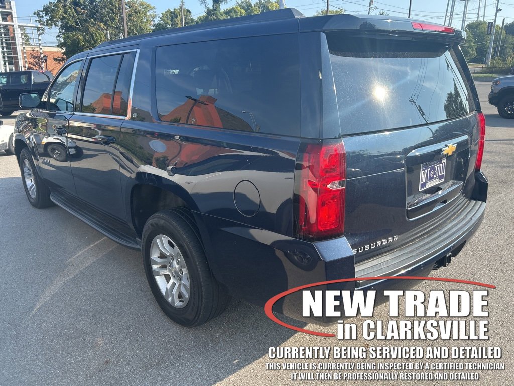 2019 Chevrolet Suburban LT photo 3