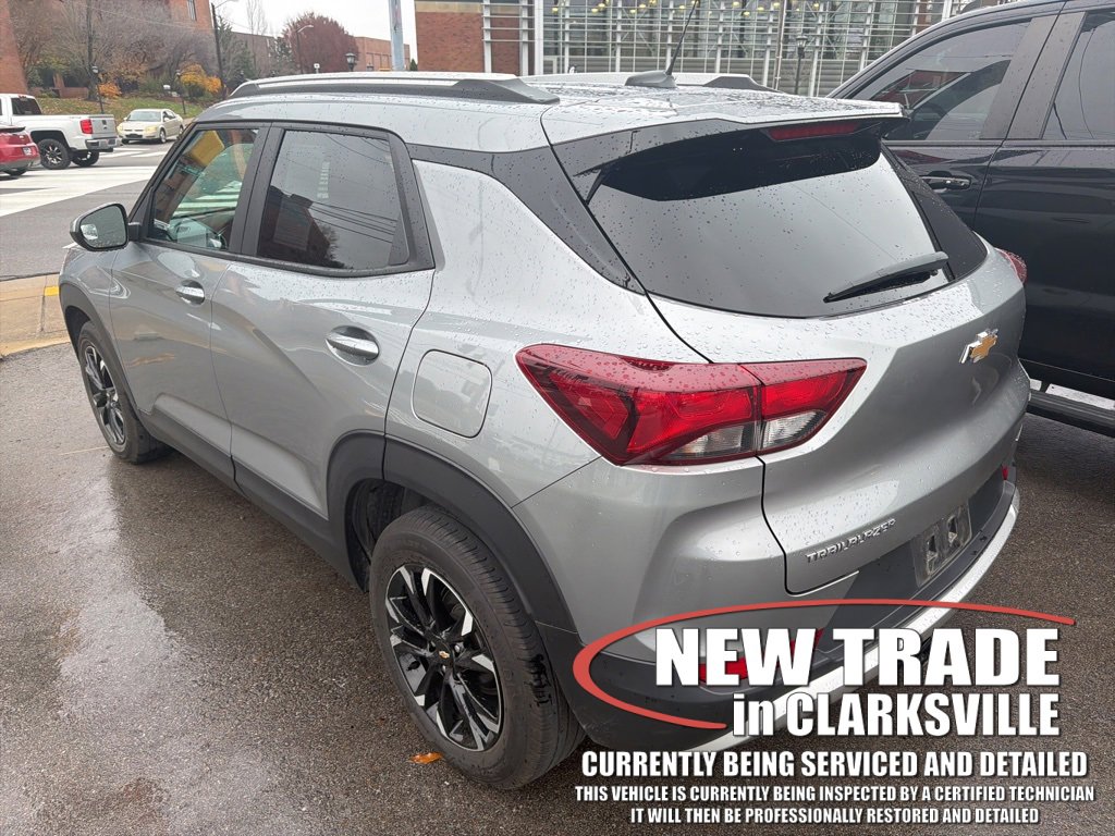 2023 Chevrolet Trailblazer LT photo 2