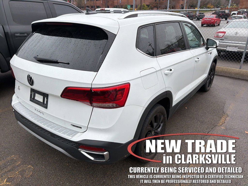 2023 Volkswagen Taos SE photo 2