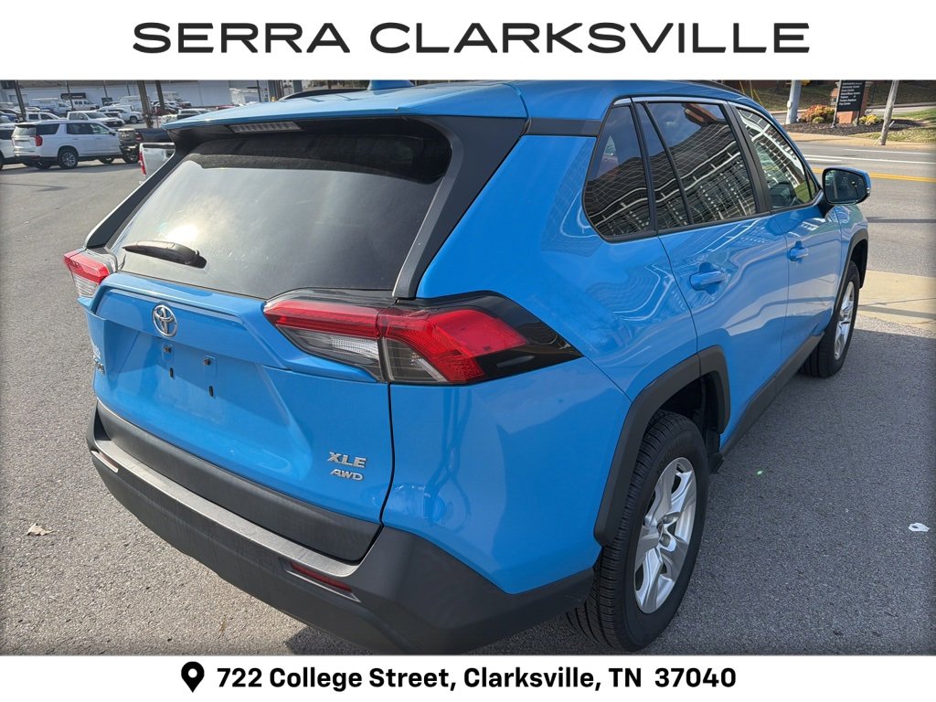 2021 Toyota RAV4 XLE photo 3