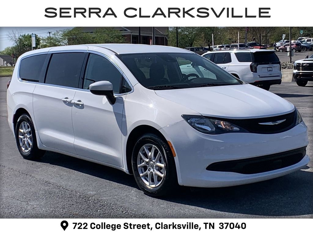 2023 Chrysler Voyager LX's photo