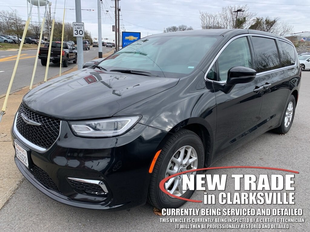 Used 2023 Chrysler Pacifica Touring L Van Passenger Van
