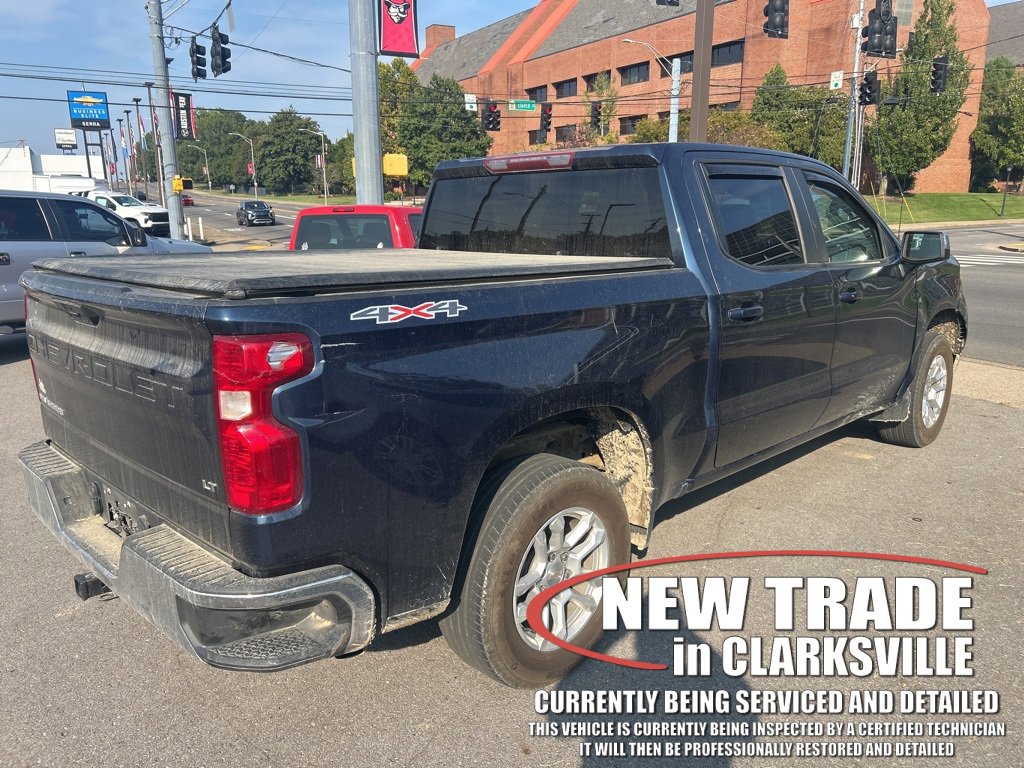2022 Chevrolet Silverado photo 3