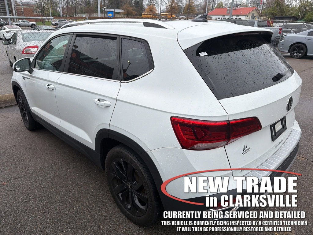 2023 Volkswagen Taos SE photo 3