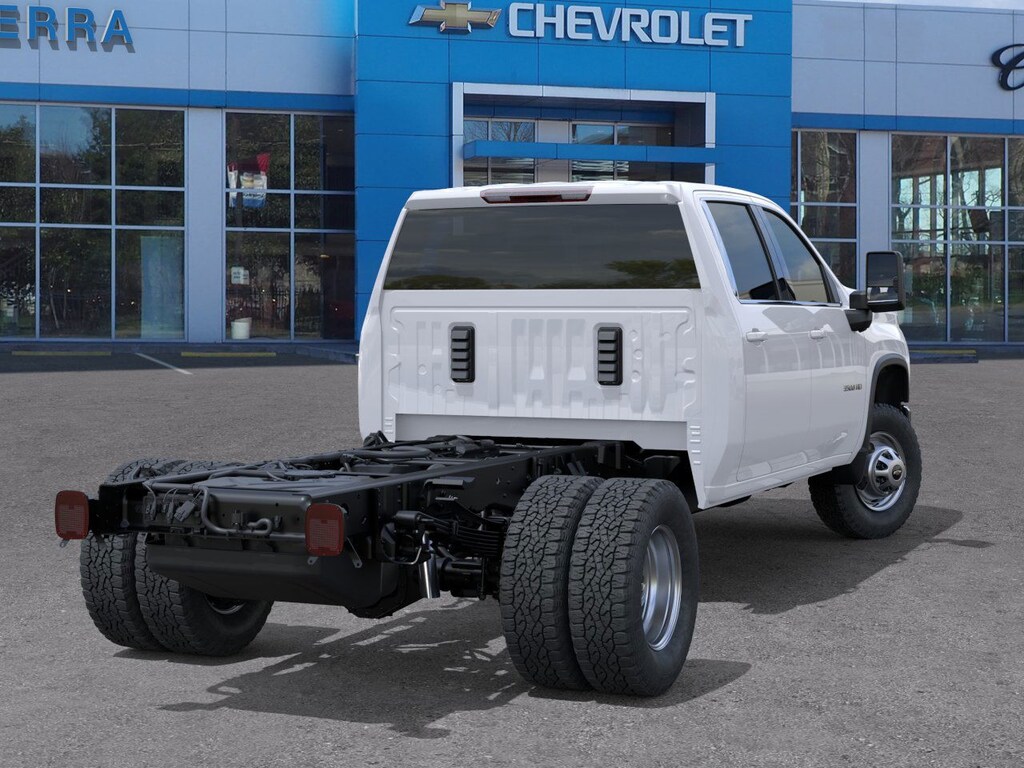 New 2025 Chevrolet Silverado 3500HD Chassis Work Truck Truck Crew Cab