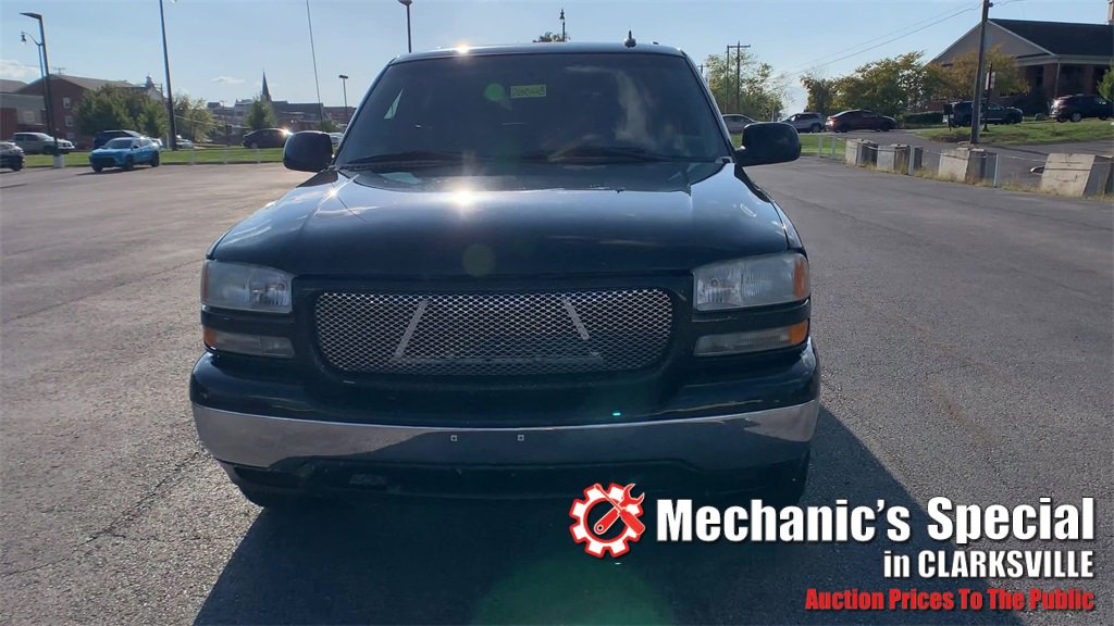 2003 Gmc Yukon SLE photo 3