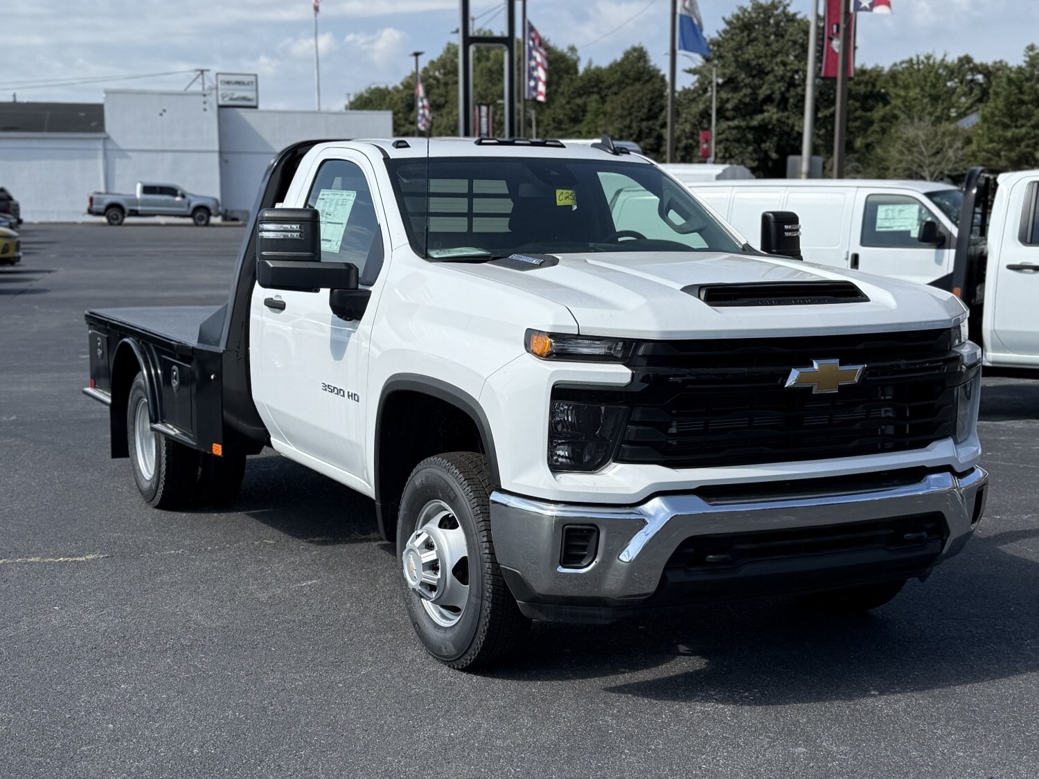 2025 Chevrolet Silverado 3500HD Work Truck photo 3